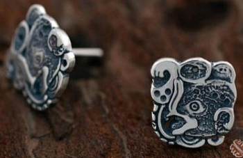 SilverMayanBatDesignPostEarrings