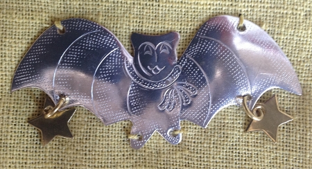 Tiny Neck Bat Bag
